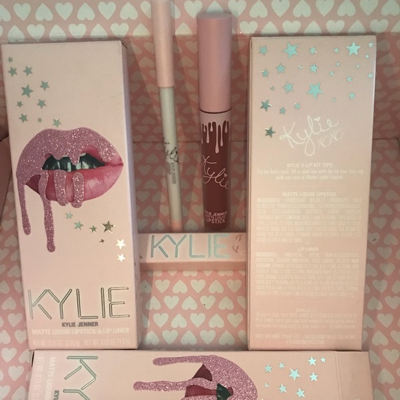 Kylie Jenner “TWENTY” colored LipKit - Picture 2 of 7